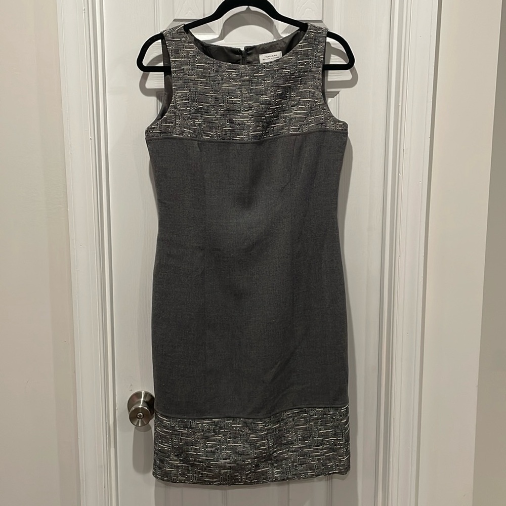 TAHARI | Size 6 | Gray and White Designer Dress
